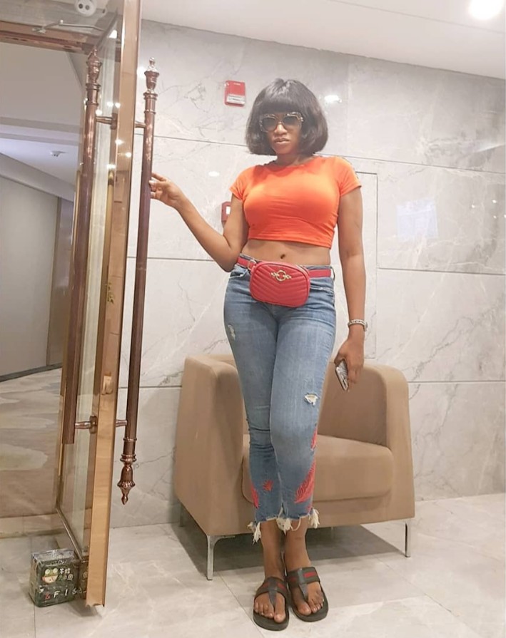 Oge Okoye Flashes Belly Button (2)