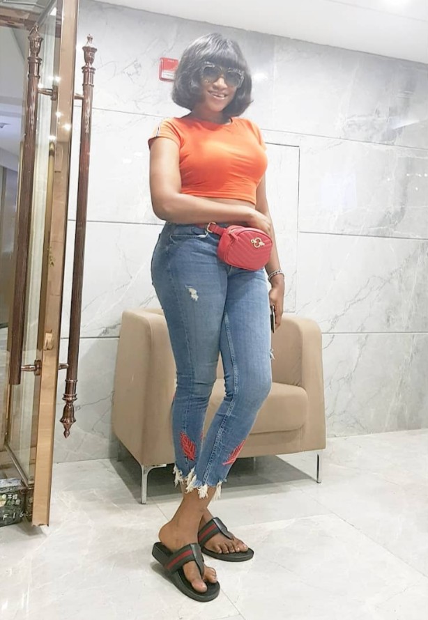 Oge Okoye Flashes Belly Button (5)