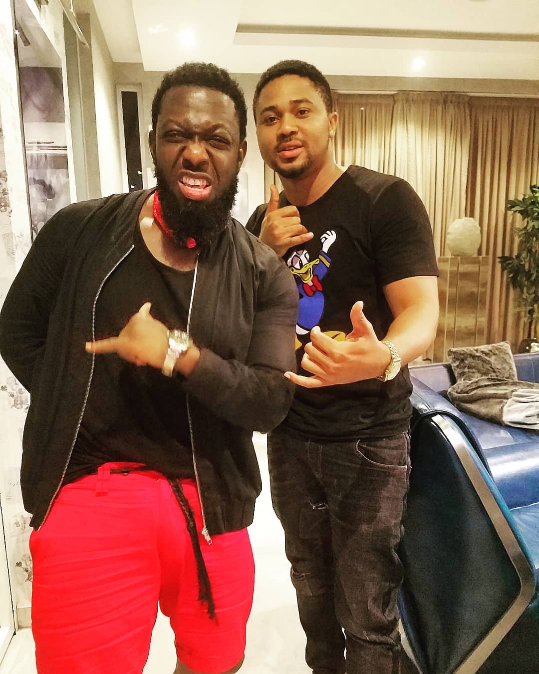 Mike Godson Chilling With Timaya At His Residence (2)