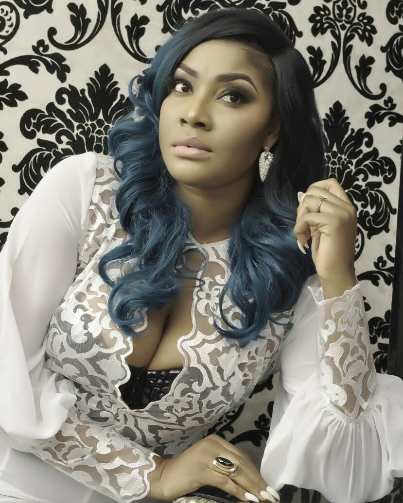 Angela Okorie Flashes Cleavage (2)