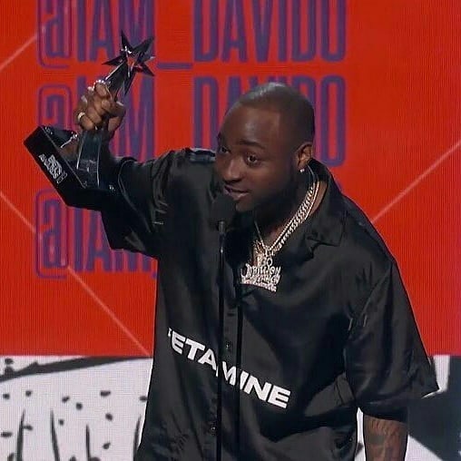 Davido Sends Condolence Message To D'Banj In His Acceptance Speech At 2018 BET Awards (2)