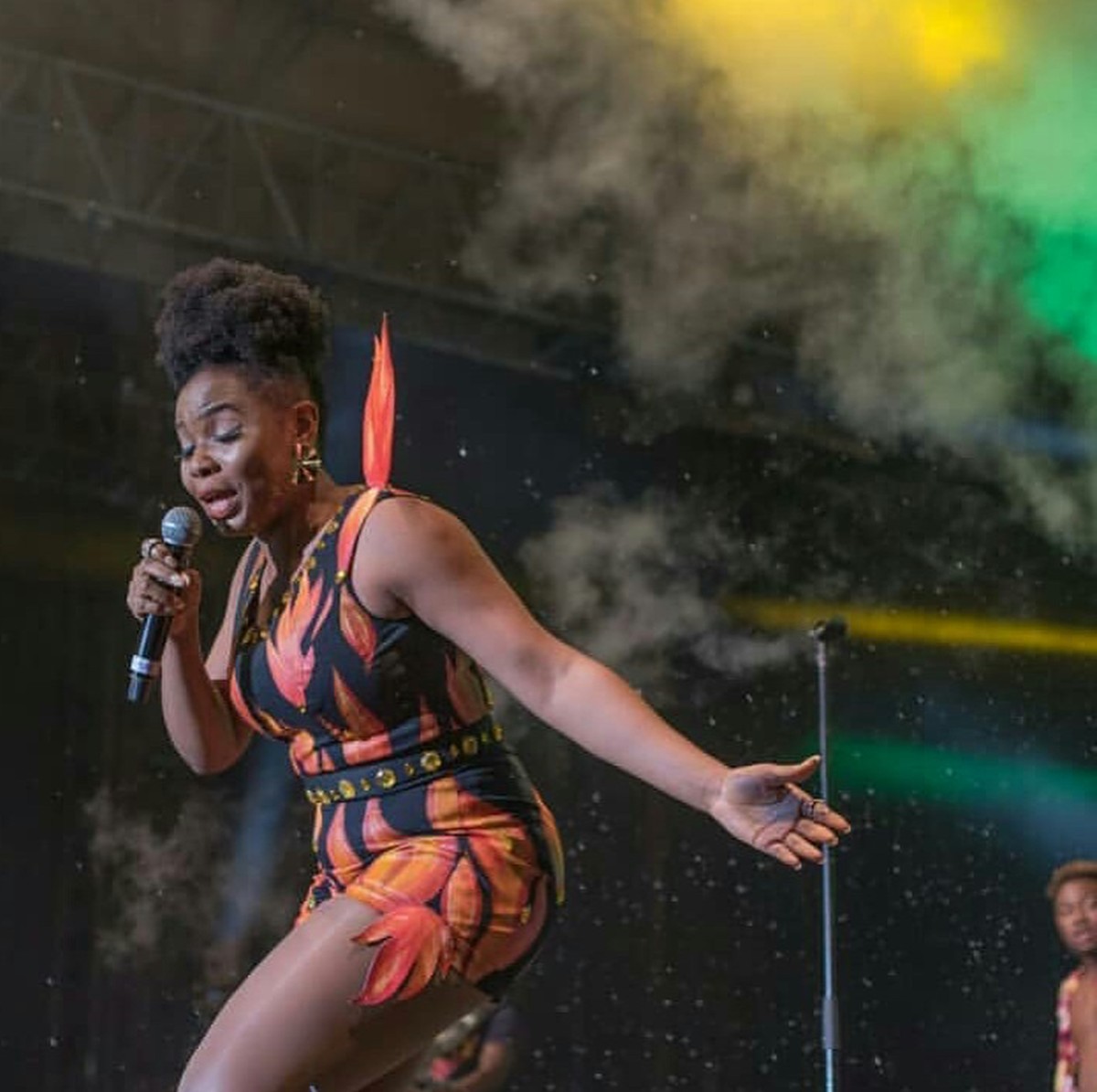 Yemi Alade Burning Fire Ankara Outfit (5)