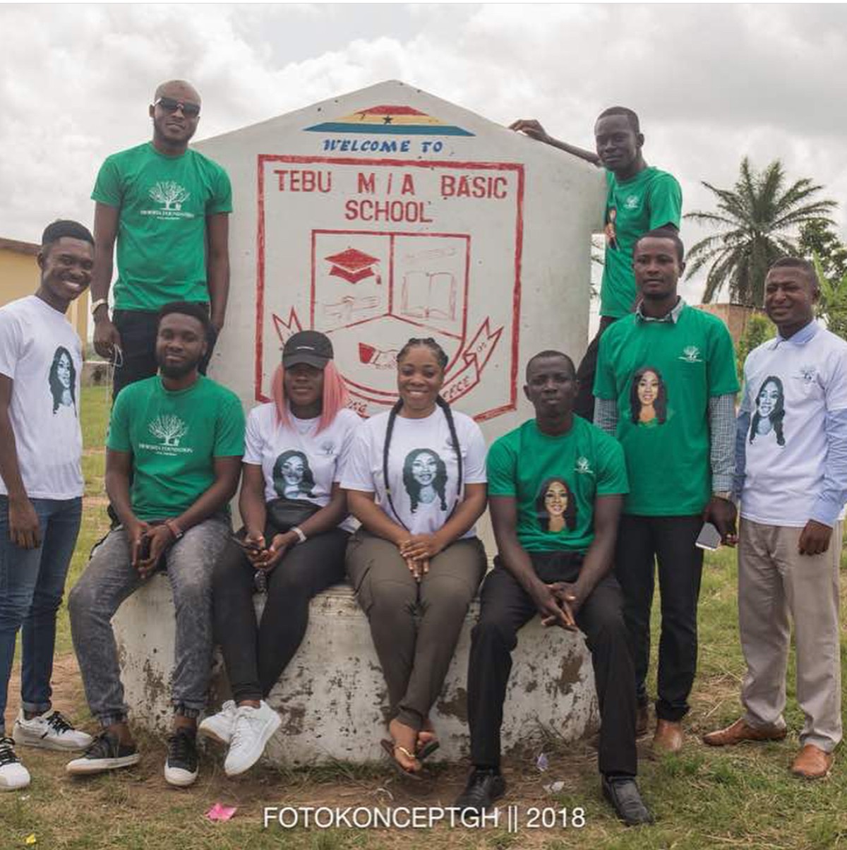 Moesha Boduong Aids TEBU/MA BASIC SCHOOL With Learning Materials (3)