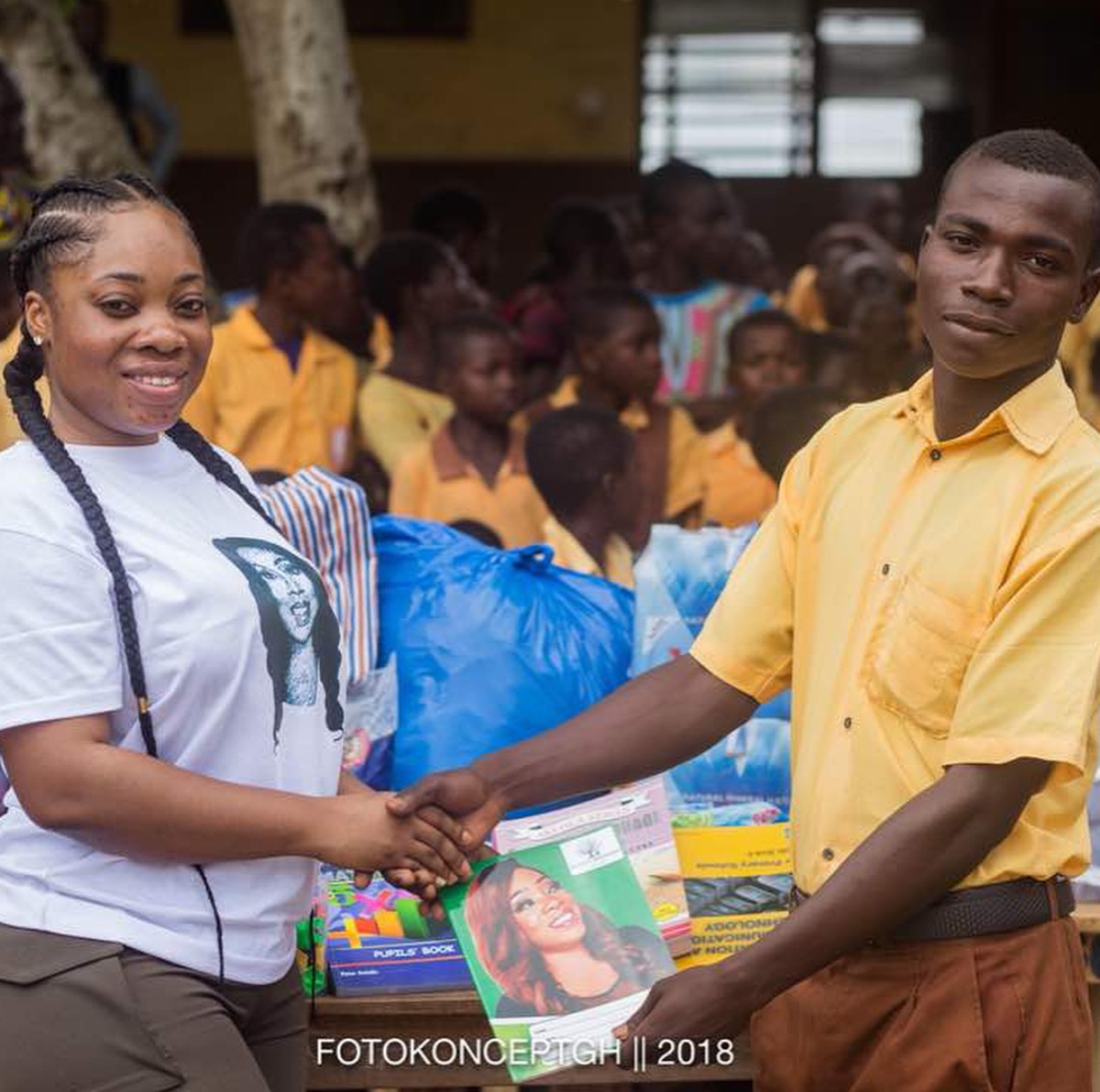 Moesha Boduong Aids TEBU/MA BASIC SCHOOL With Learning Materials (7)