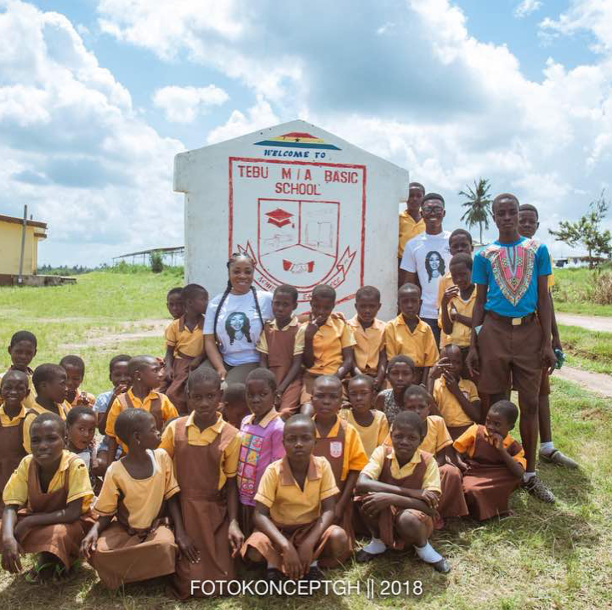 Moesha Boduong Aids TEBU/MA BASIC SCHOOL With Learning Materials (4)