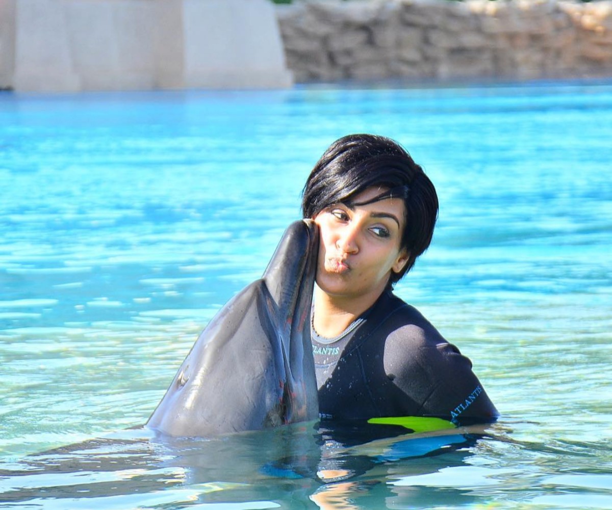 Juliet Ibrahim Kisses Dolphin In Dubai