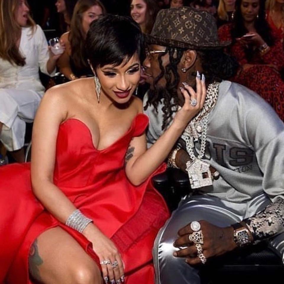 One Month After Welcoming Daughter, Cardi B Poses Completely Nude In New  Photo Shared By Offset