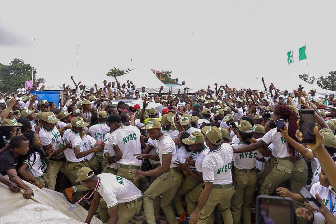 Davido Mobbed At Lagos Camp By Fellow NYSC Corps Members