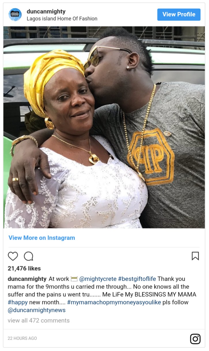 Duncan Mighty Celebrates His Mum With Kiss (2)