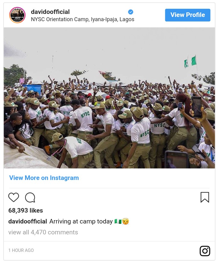 Davido Mobbed At Lagos Camp By Fellow NYSC Corps Members (2)