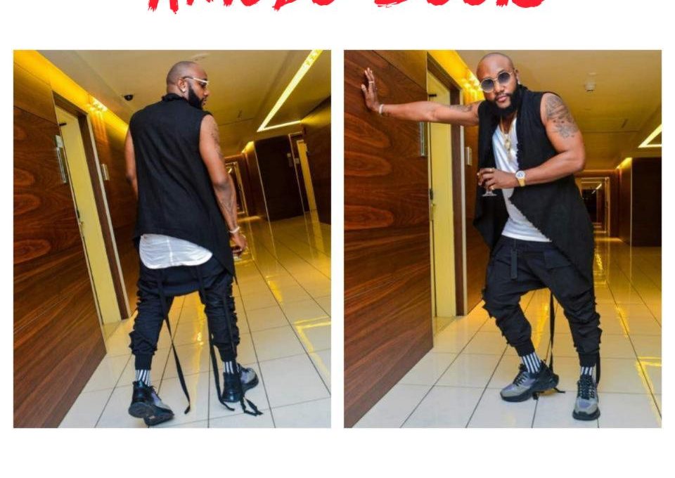 Fans Blast Kcee Over His Dressing