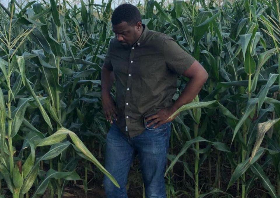 John Dumelo 156 Acres Of Corn And 20 Acres Of Beans Farm