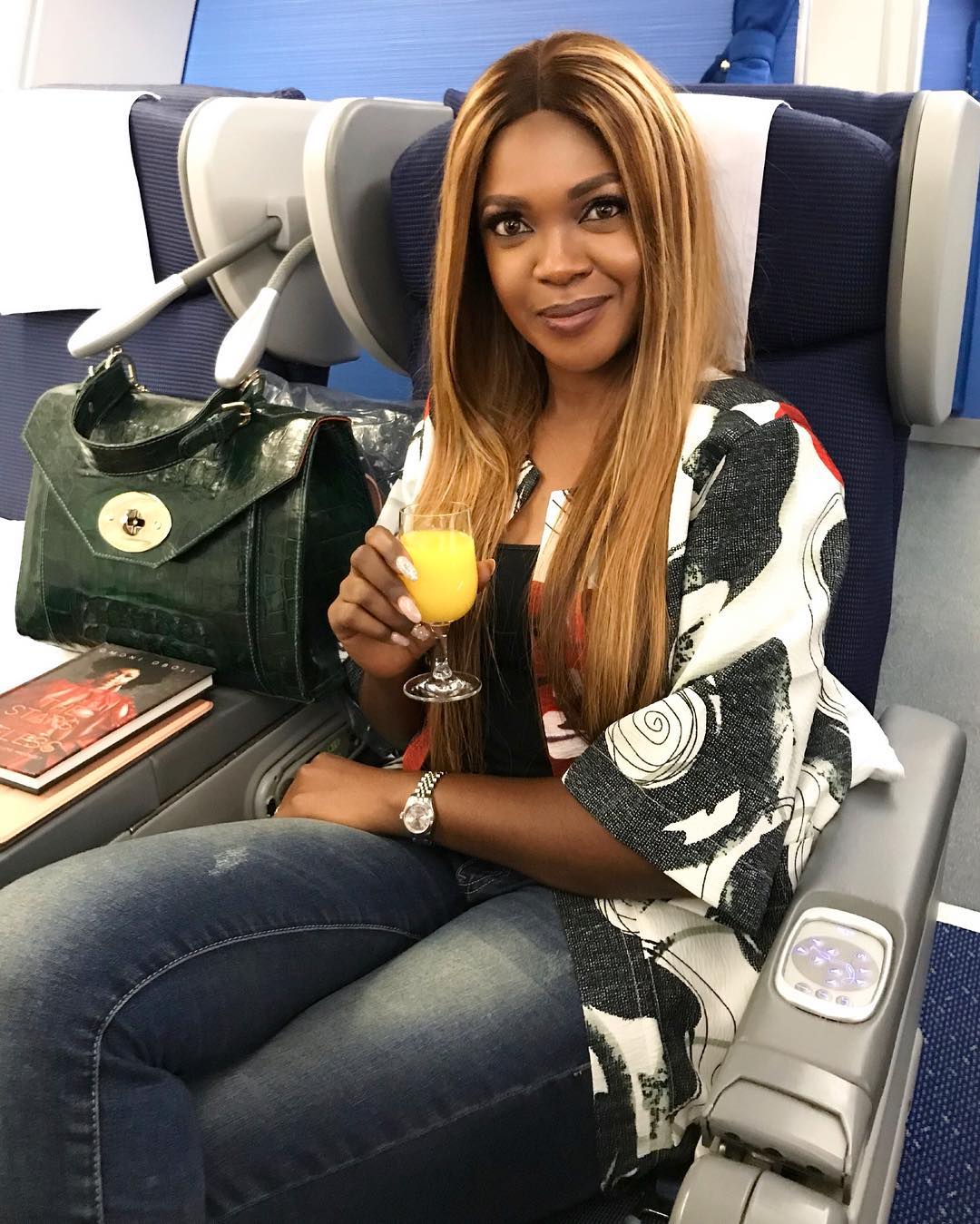 Lady Barred Omoni Oboli From Passing By Her Seat On Recent Flight (2)