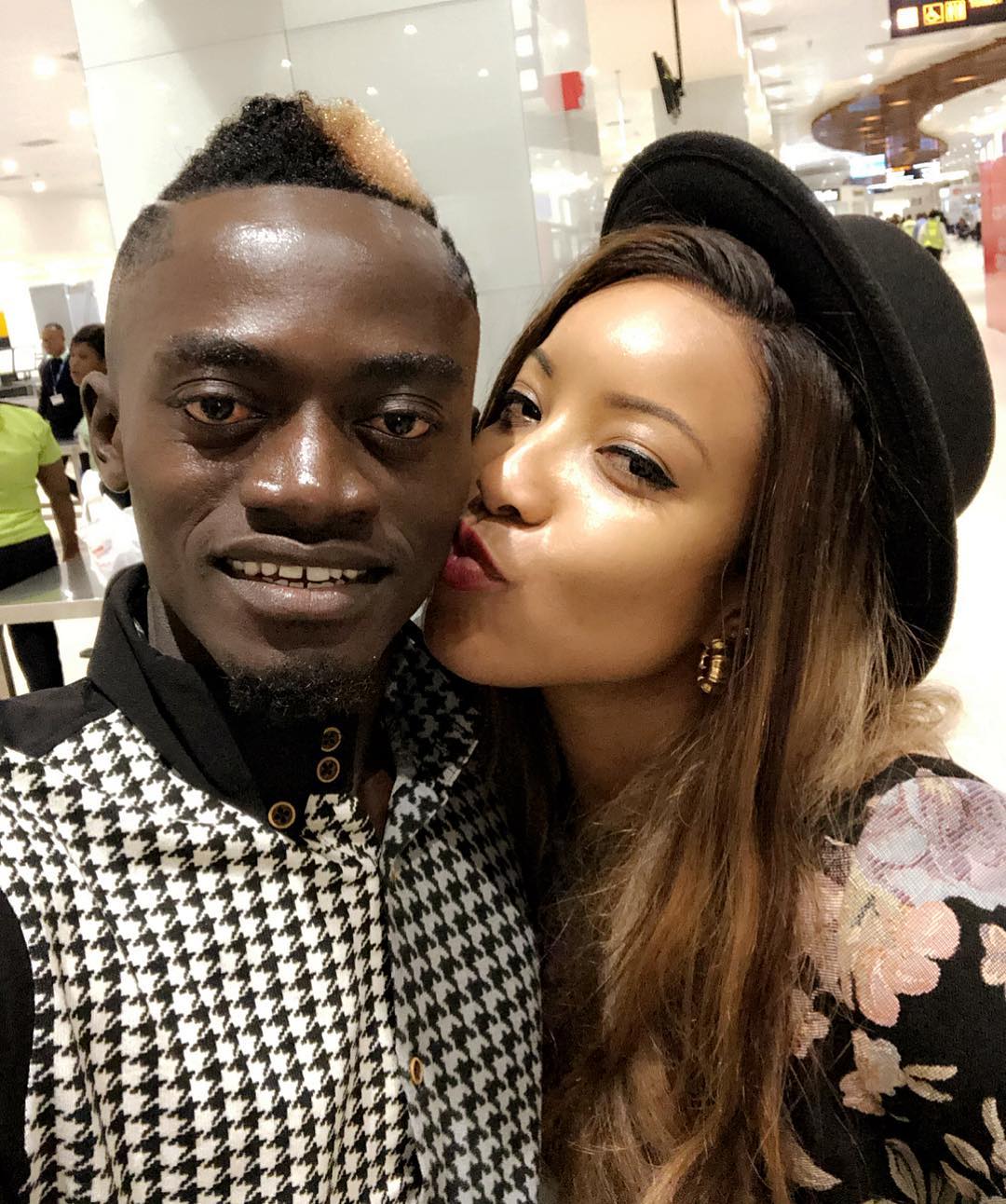 Joselyn Dumas Kisses Lil Win (2)