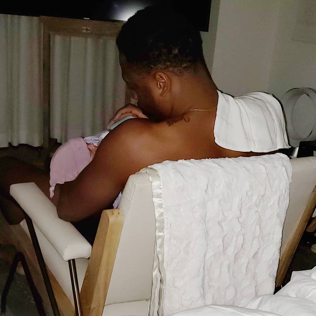 Dwyane Wade In Priceless Daddy Duties Moment (2)