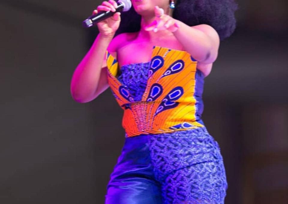 Yemi Alade Shows Off Her Massive Behind
