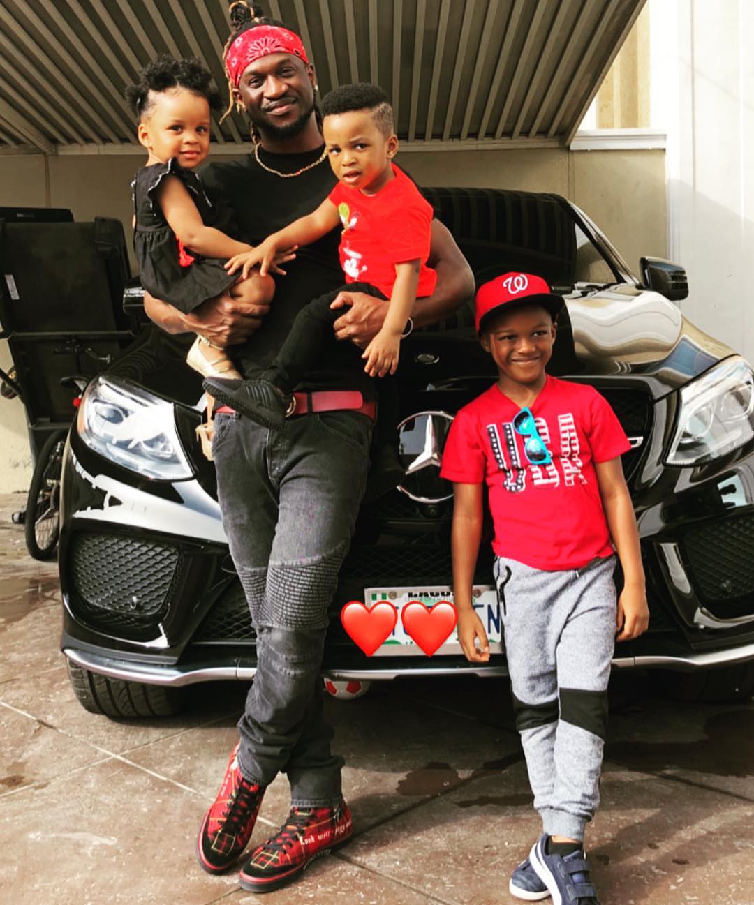 Paul Okoye Poses With His 3 Children (2)