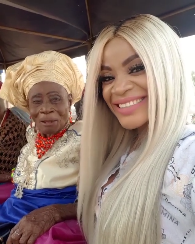 Uche Ogbodo Rocks Village Party With Her Grandparents (6)