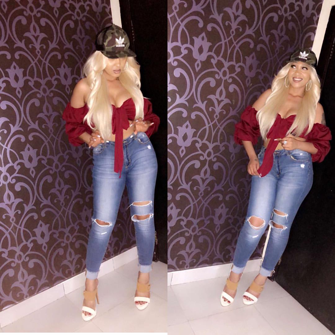 Rosy Meurer Slays Ripped Jeans (2)