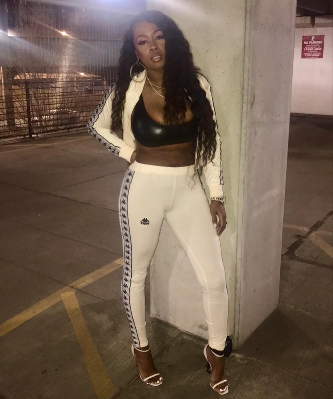 Remy Ma Poses For Pics While Wearing Ankle Monitor (3)