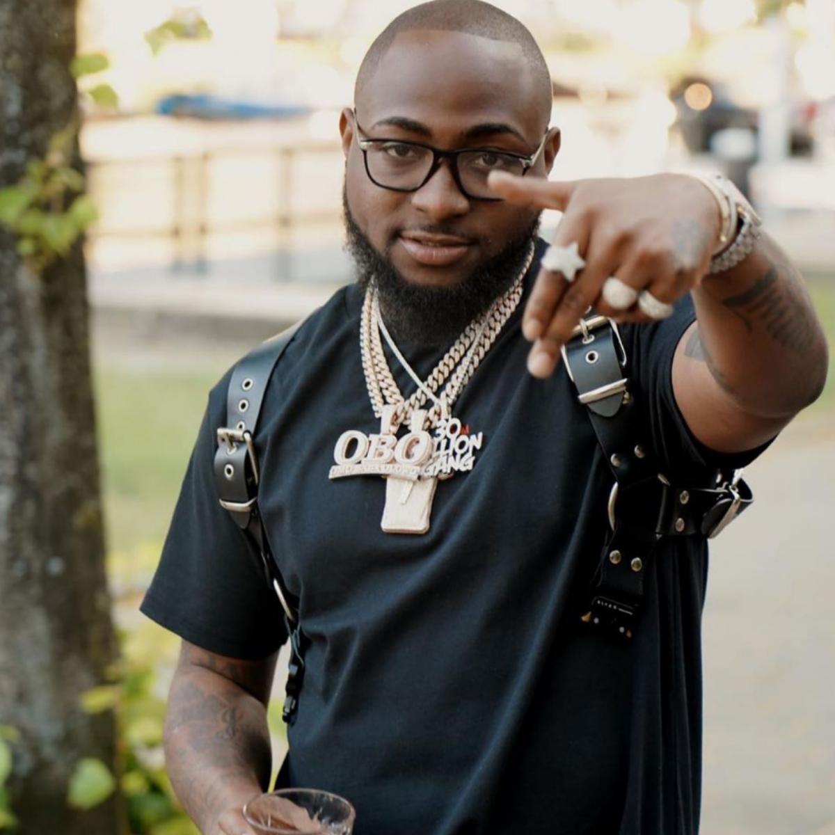 Davido Claps Back At Those Criticizing Him Over His Father's Wealth