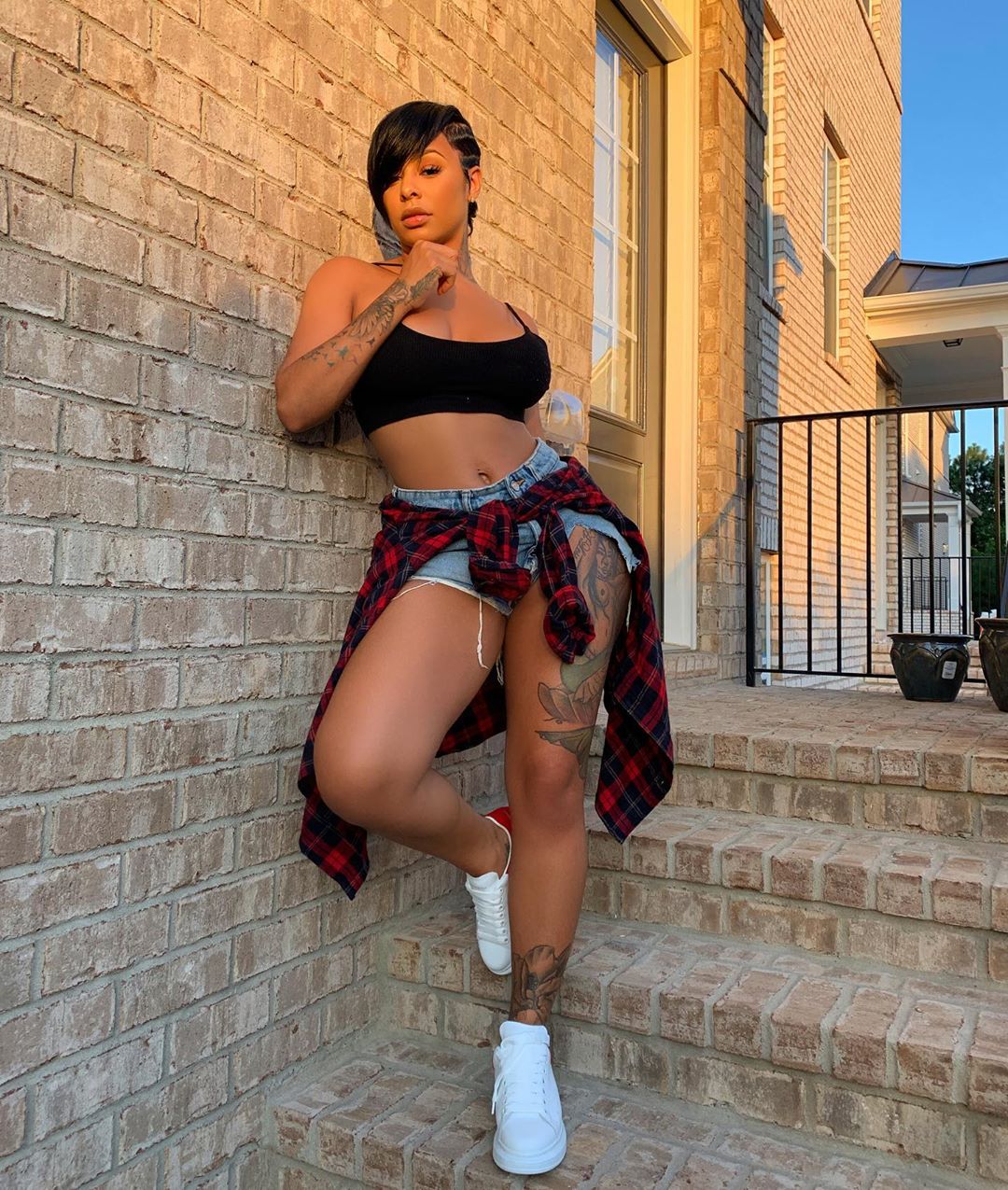 Alexis Skyy Short Hairdo New Look