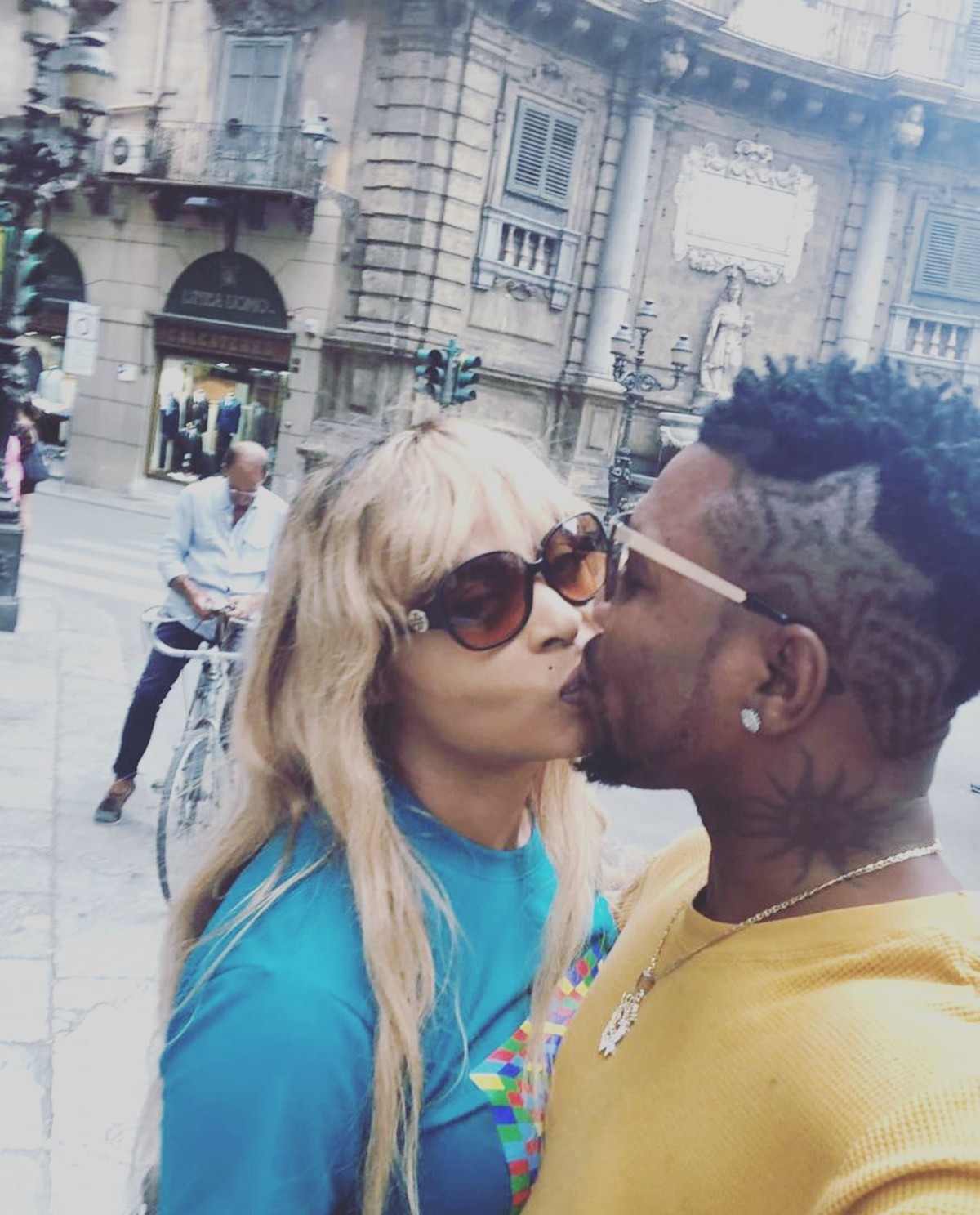 Oritsefemi And His Wife Loved Up Italy Vacation Photos (3)