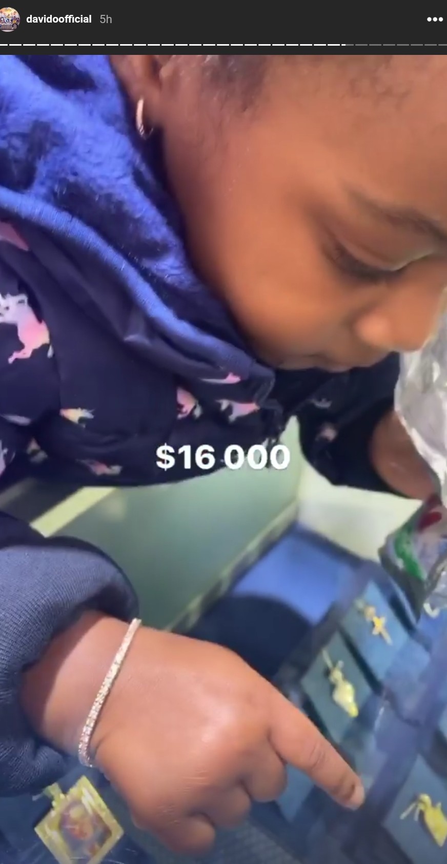 Davido Buys Daughter Hailey $16K Bracelet (2)