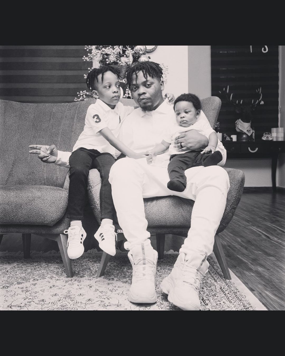 Olamide Christmas Family Photos (3)