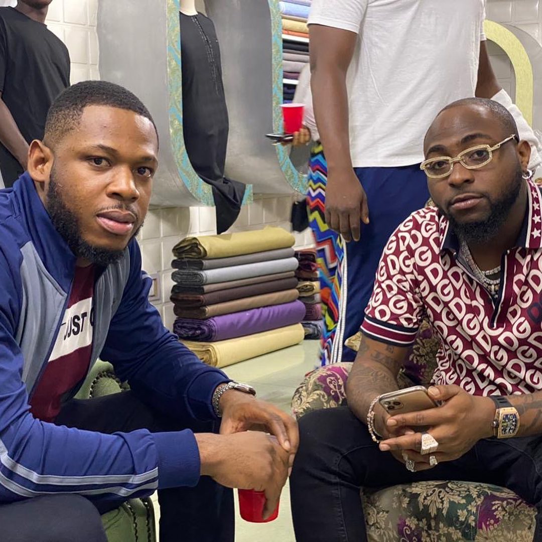 Frodd And Davido Pose Together Abuja Meet And Greet (2)