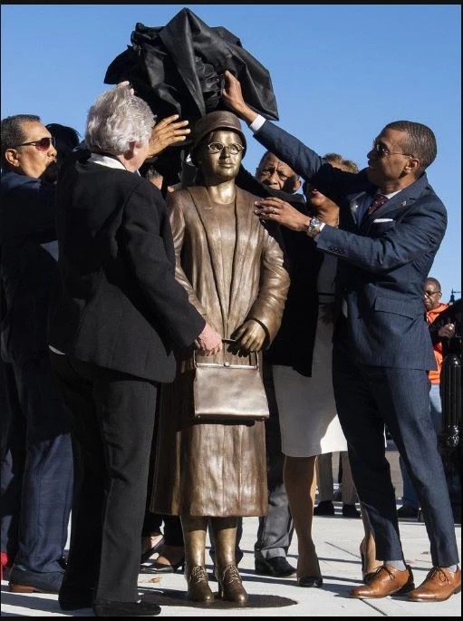 Rosa Parks Statue Montgomery Alabama (2)