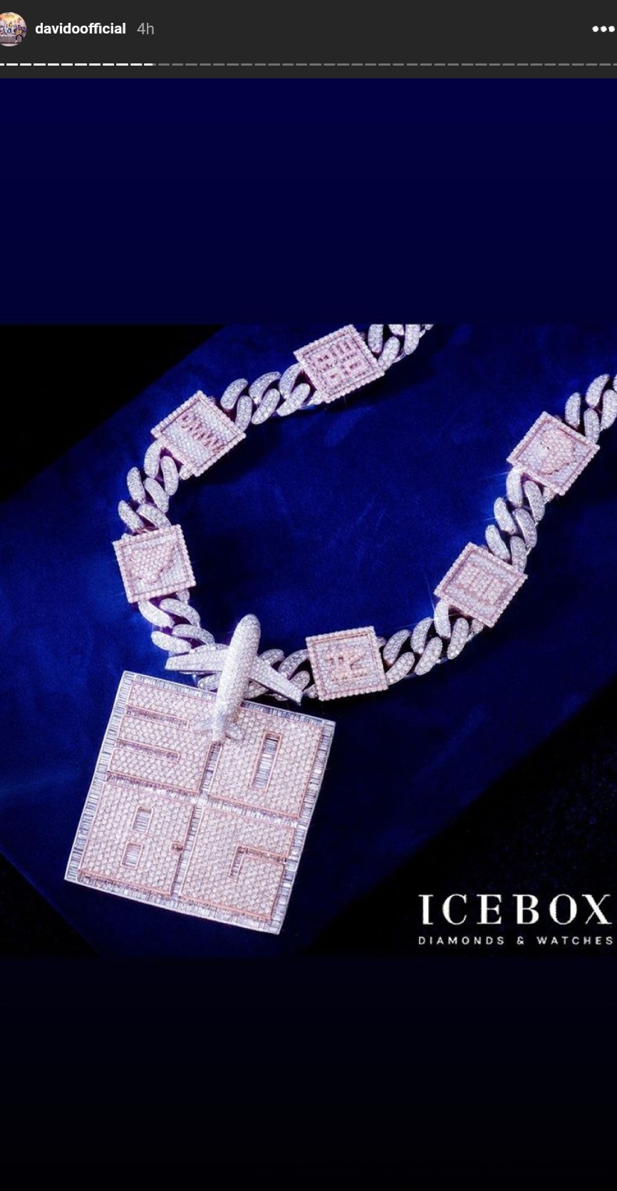 Davido Diamond-Encrusted Customized DMW Chain (3)