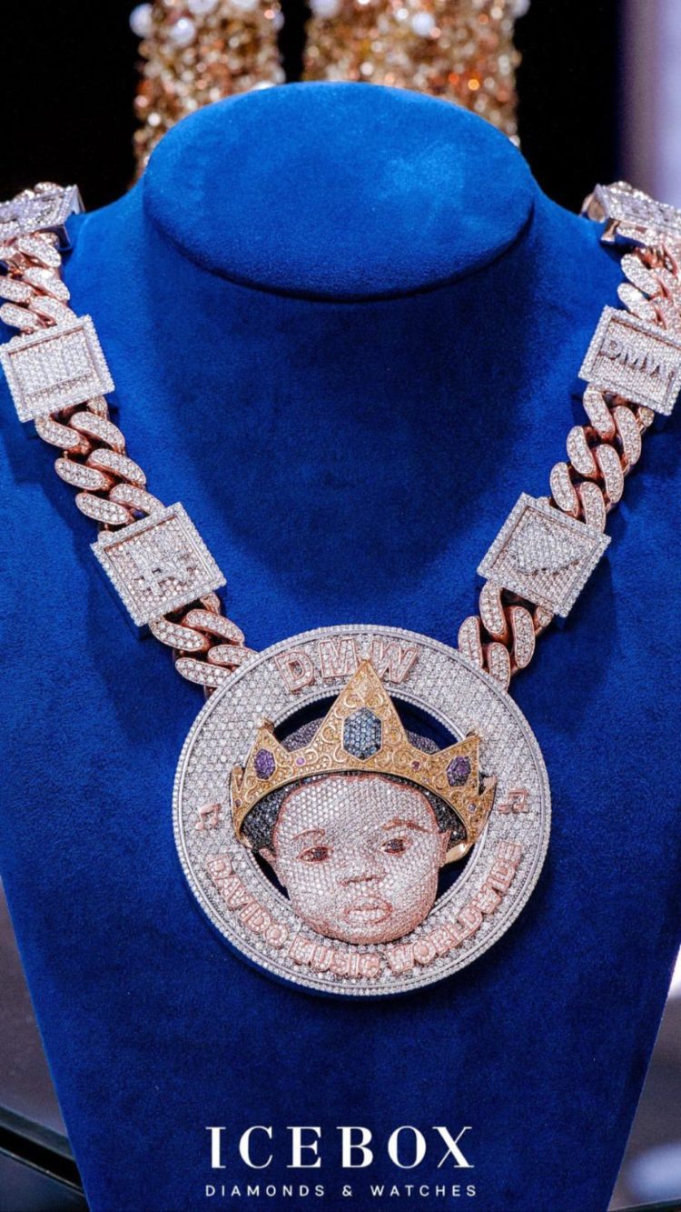 Davido Diamond-Encrusted Customized DMW Chain (2)