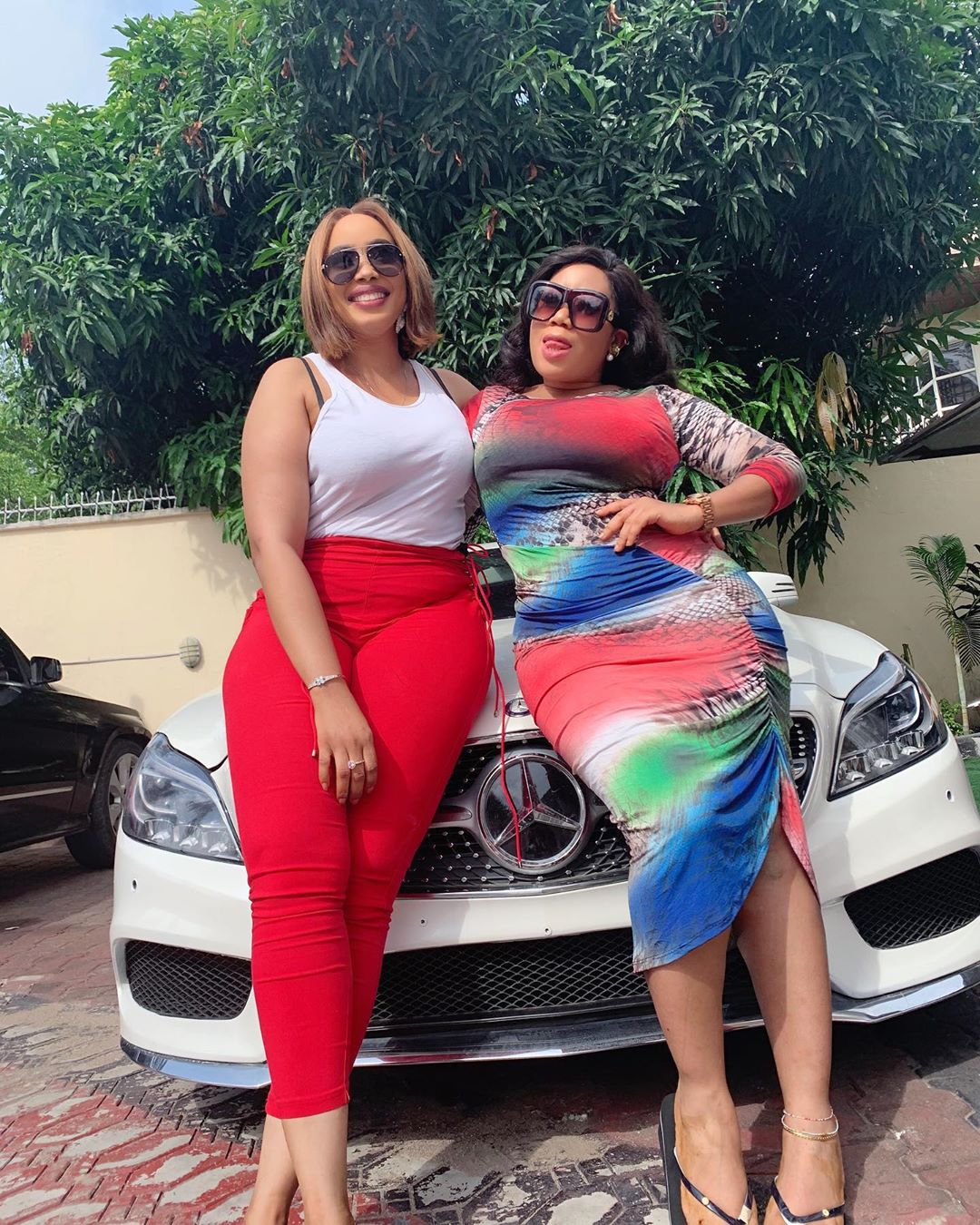 Moyo Lawal Bolanle Ninalowo Wife Bunmi Pose Together (2)