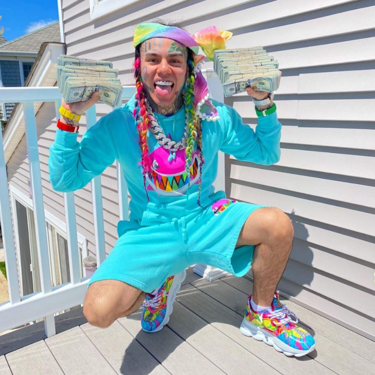 Tekashi 6ix9ine Unfollows Everyone On Instagram Except NYPD