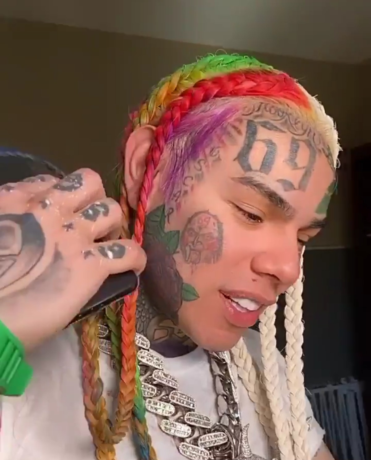 Tekashi 6ix9ine Accuses Snoop Dogg Of Snitching (2)