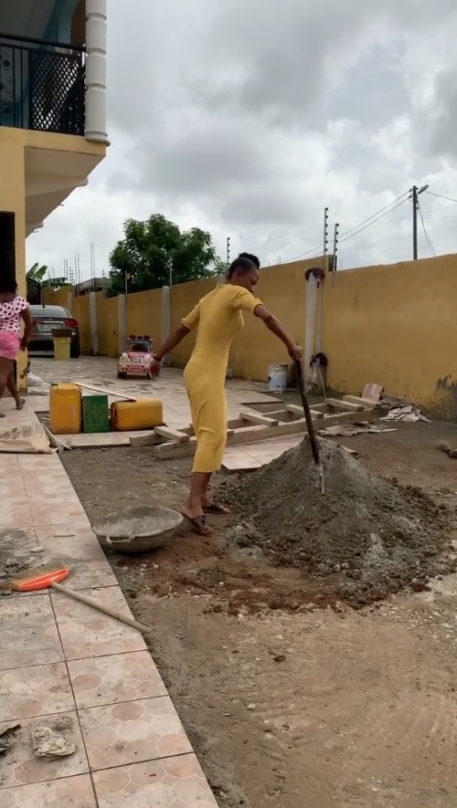 Akuapem Poloo Mixing Cement Side Hustle (2)