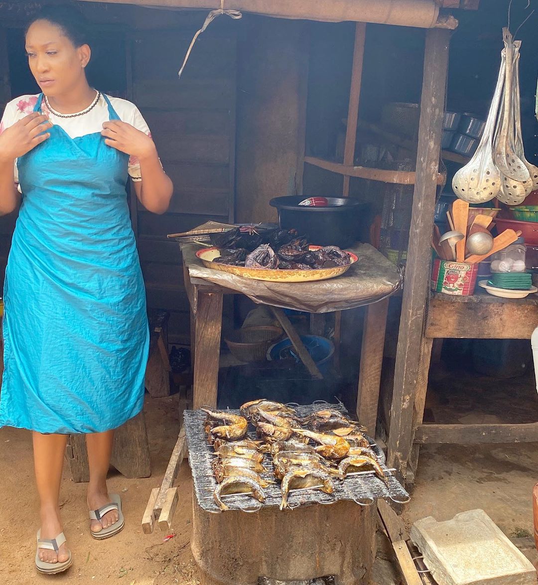 Oge Okoye Selling Fish Trophy Wife The Movie - Amebo Book